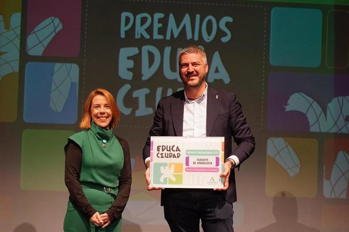 Fuentes de Andalucía y Aznalcázar (Sevilla) reciben los galardones Premios Educaciudad