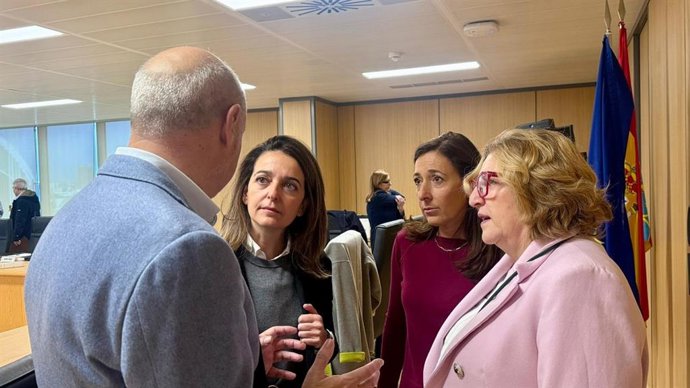 La consellera de Administración Pública en funciones, Nuria Martínez, en la Mesa General de Negociación I