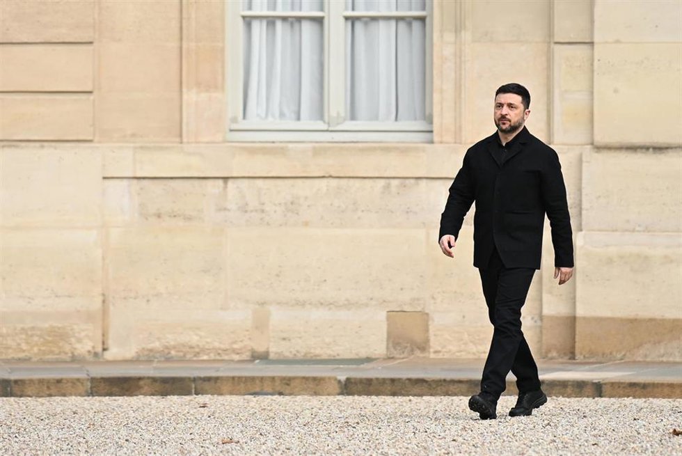 El presidente de Ucrania, Volodimir Zelenski, a su llegada a un encuentro en París con su homólogo de Francia, Emmanuel Macron