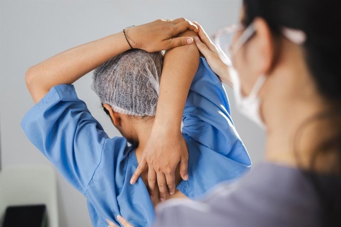 La fisioterapia y el fortalecimiento pueden lograr "excelentes resultados" en muchas lesiones de hombro