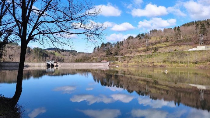 Archivo - Embalse de Undurraga, en Zeanuri (Bizkaia)