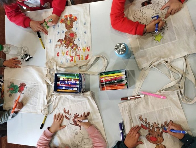 La Diputación de Alicante inicia este martes su programación navideña con el encendido del árbol del jardín del MARQ