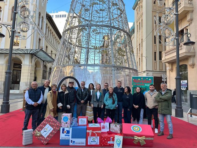 El Ayuntamiento y comerciantes impulsan 20 jornadas para "reactivar" el comercio local en Navidad