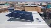 Foto: Acciona.org lleva la electricidad con placas solares a 230 hogares aislados en el desierto de Atacama (Chile)