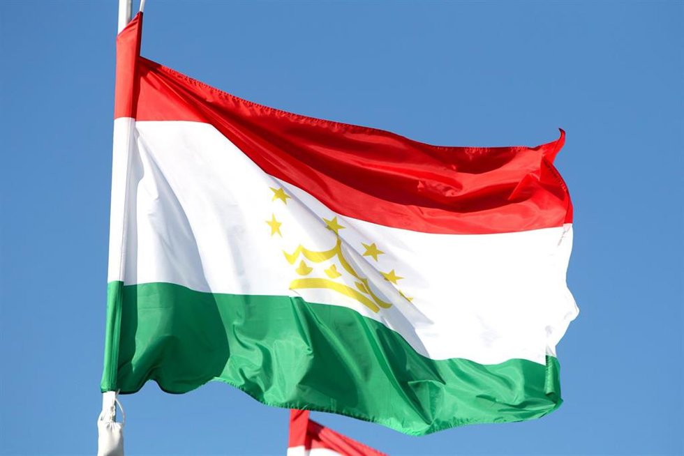Archivo - Bandera de Tayikistán