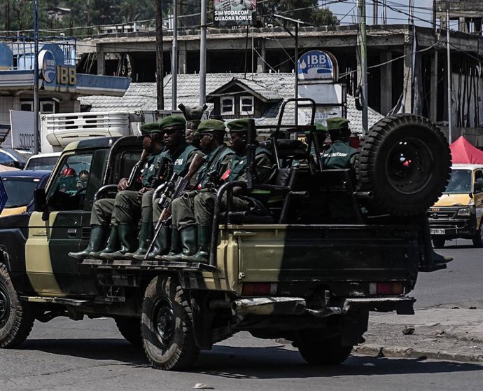 Archivo - Soldados del M23 patrullan la ciudad de Goma, en Kivu Norte, República Democrática de Congo