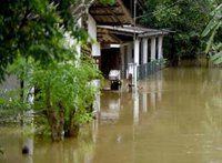Aumentan a 410 los muertos y a más de 330 los desaparecidos por las inundaciones en Sri Lanka