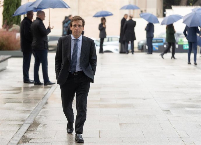 El alcalde de Madrid, José Luis Martínez Almeida, durante un desayuno informativo organizado por La Razón, a 2 de diciembre de 2025, en Madrid (España).