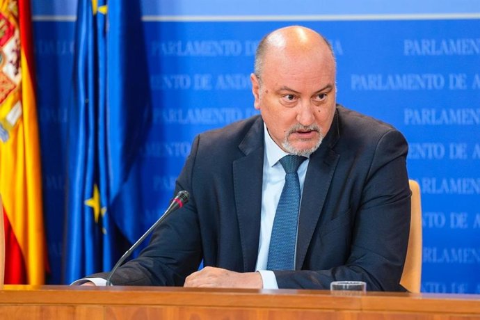 El portavoz adjunto de Vox en el Parlamento, Ricardo López Olea, este martes