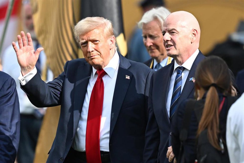 Archivo - Donald Trump junto a Gianni Infantino, presidente de la FIFA
