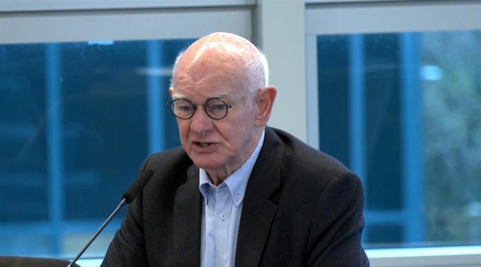 Archivo - El presidente de Qivalis, Howard Davies.