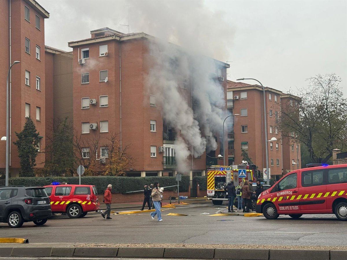 Extinguido el incendio en un bloque de viviendas de Toledo, con nueve afectados