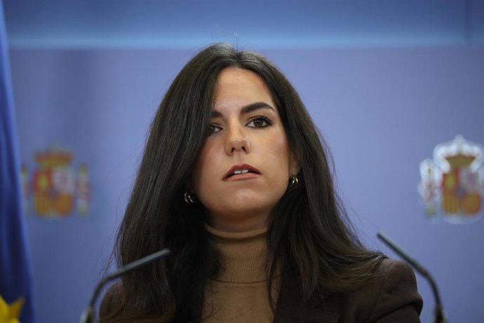 La portavoz de Vox en el Congreso, Pepa Millán, durante una rueda de prensa en el Congreso de los Diputados, a 2 de diciembre de 2025, en Madrid (España).