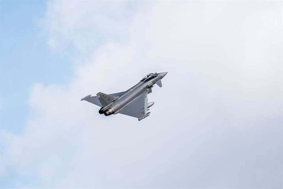 Archivo - Despegue de un Eurofighter en la base aérea de Siauliai, en Lituania.