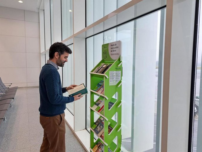 Nuevos puntos de intercambio de libros en el Aeropuerto de Sevilla.