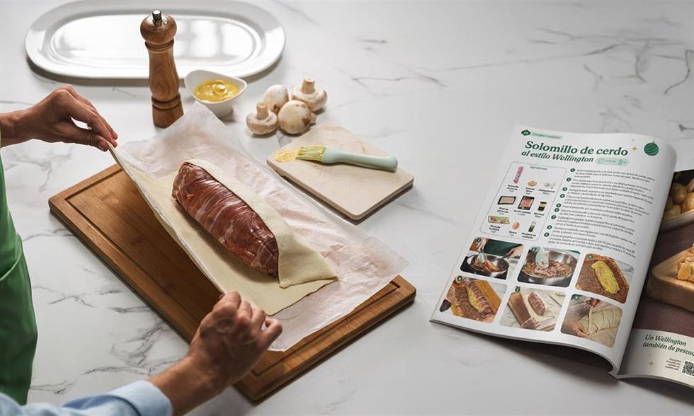 En la revista se pueden encontrar recetas navideñas, trucos, soluciones para el hogar e incluso consejos de belleza. Preparar el hogar y consejos de belleza.