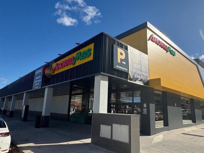 Ahorramas abre su tercer supermercado en Navalcarnero