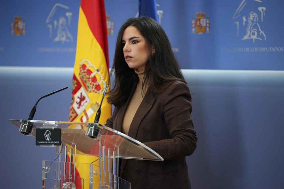 La portavoz de Vox en el Congreso, Pepa Millán, durante una rueda de prensa en el Congreso de los Diputados, a 2 de diciembre de 2025, en Madrid (España).