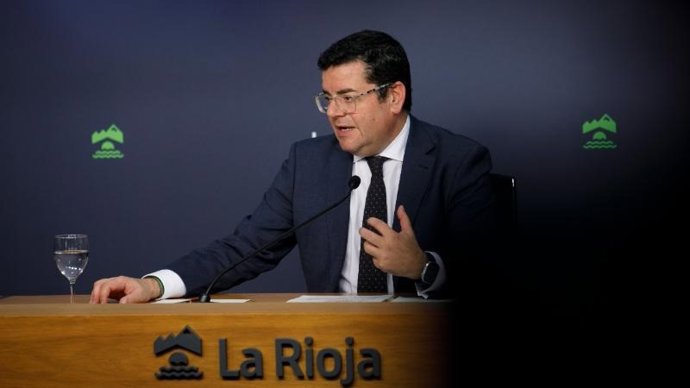 Archivo - El portavoz del Gobierno de La Rioja, Alfonso Domínguez