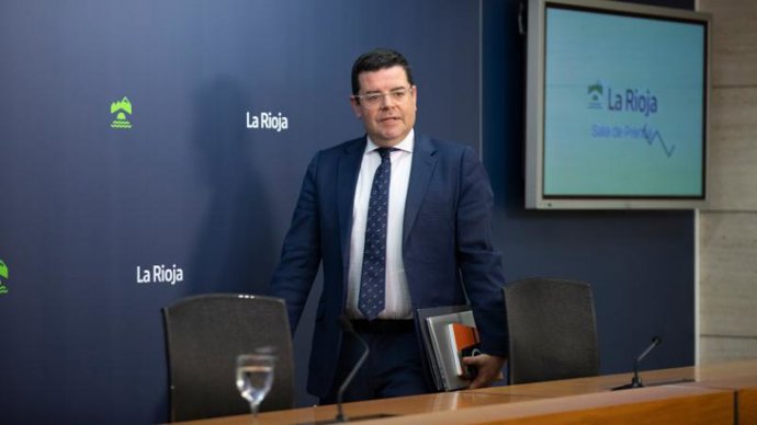 Archivo - El portavoz del Gobierno de La Rioja, Alfonso Domínguez