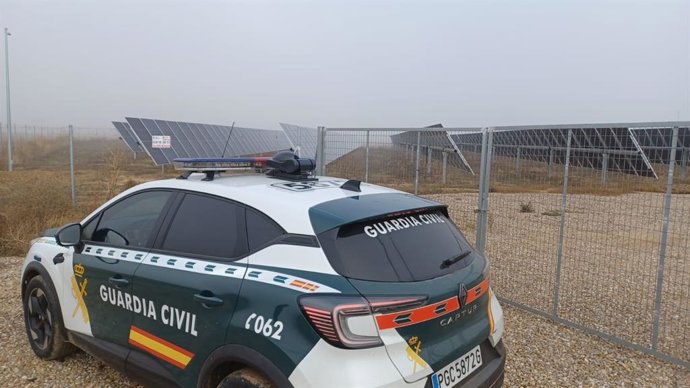 Tres investigados por el corte de 2.900 metros de cable en una planta fotovoltaica en Mota (Valladolid).