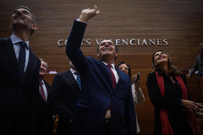 El nuevo president de la Generalitat, Juanfran Pérez Llorca, toma posesión de su cargo, en Les Corts Valencianes