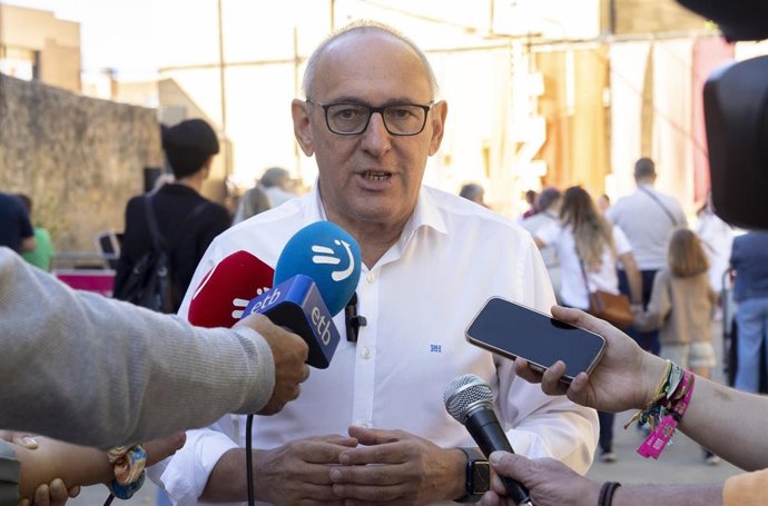 Archivo - El diputado general de Álava, Ramiro González