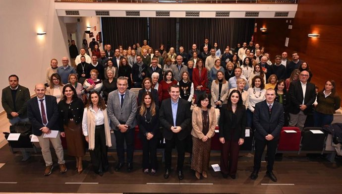 Autoridades y asistentes al congreso.