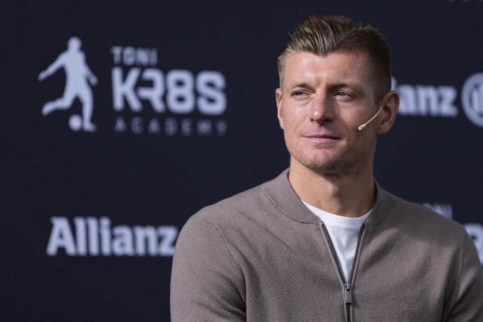 O ex-jogador de futebol alemão Toni Kroos em um evento de sua academia e da Allianz.