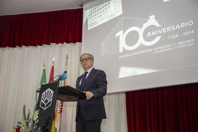 El presidente de la Diputación de Córdoba, Salvador Fuentes, interviene en la clausura del centenario de la Escuela Politécnica Superior de Belmez.