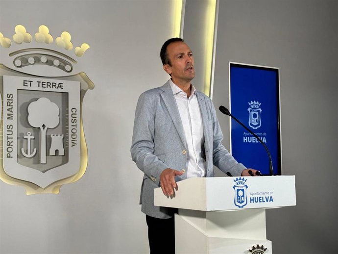 Archivo - El  concejal de Economía del Ayuntamiento de Huelva, Francisco Muñoz.