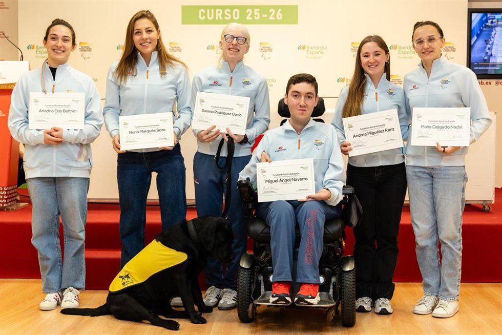 De izda a dcha: Ariadna Edo, Nuria Marqus, Susana Rodríguez, Miguel Ángel Navaro, Andrea Miguélez y María Delegado