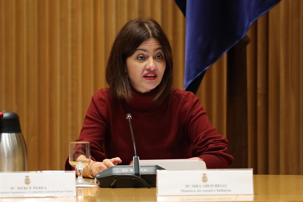 La ministra de Juventud e Infancia, Sira Rego, durante la celebración de la Jornada 'El Pacto de Toledo y la solidaridad intergeneracional como garantía de futuro del sistema de protección social', a 2 de diciembre de 2025, en Madrid (España).