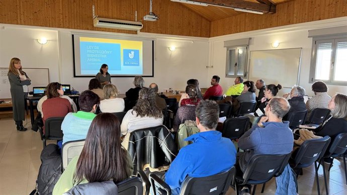 Jornada informativa sobre el control de las colonias felinas.