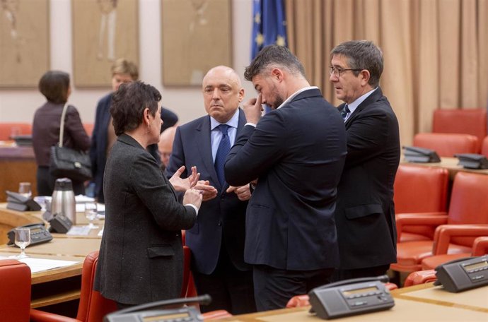 Archivo - La diputada de EH Bildu en el Congreso Mertxe Aizpurua; el secretario de Estado de Relaciones con las Cortes, Rafael Simancas; el portavoz del Grupo Socialista en el Congreso, Patxi López y el portavoz de ERCo, Gabriel Rufián