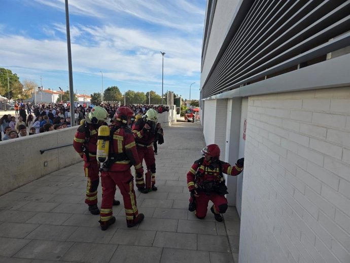 Bomberos del Consorcio realizan simulacros y formaciones sobre autoprotección