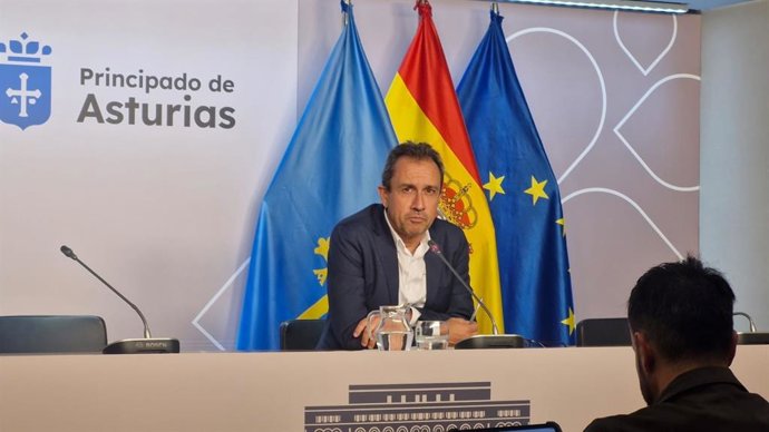 El consejero de Ordenación del Territorio, Ovidio Zapico, durante la rueda de prensa de este martes.
