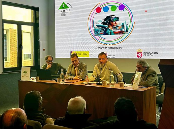 Reunión mantenida este martes entre la Diputación de León y los alcaldes que forman parte del Grupo de Acción Local Montaña de Riaño en el ILC.