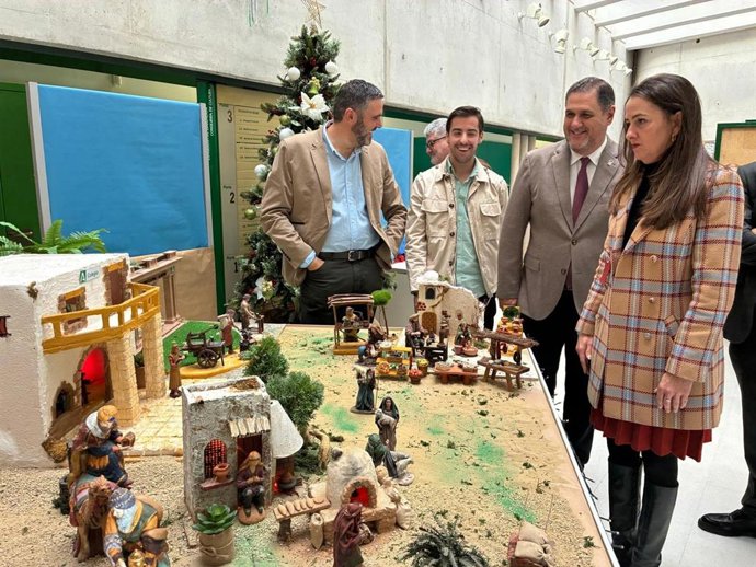 Inauguración del belén en la Delegación Territorial de Desarrollo Educativo de Almería.