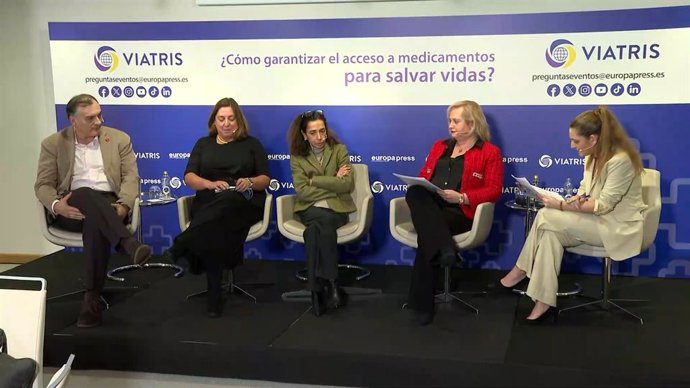 Pacientes y profesionales farmacéuticos debaten sobre el acceso a los medicament
