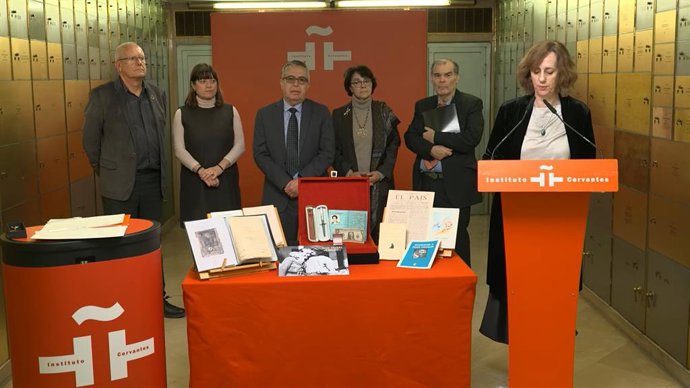 Acto de depósito del legado de Juan Chabás en la Caja de las Letras del Instituto Cervantes de Madrid