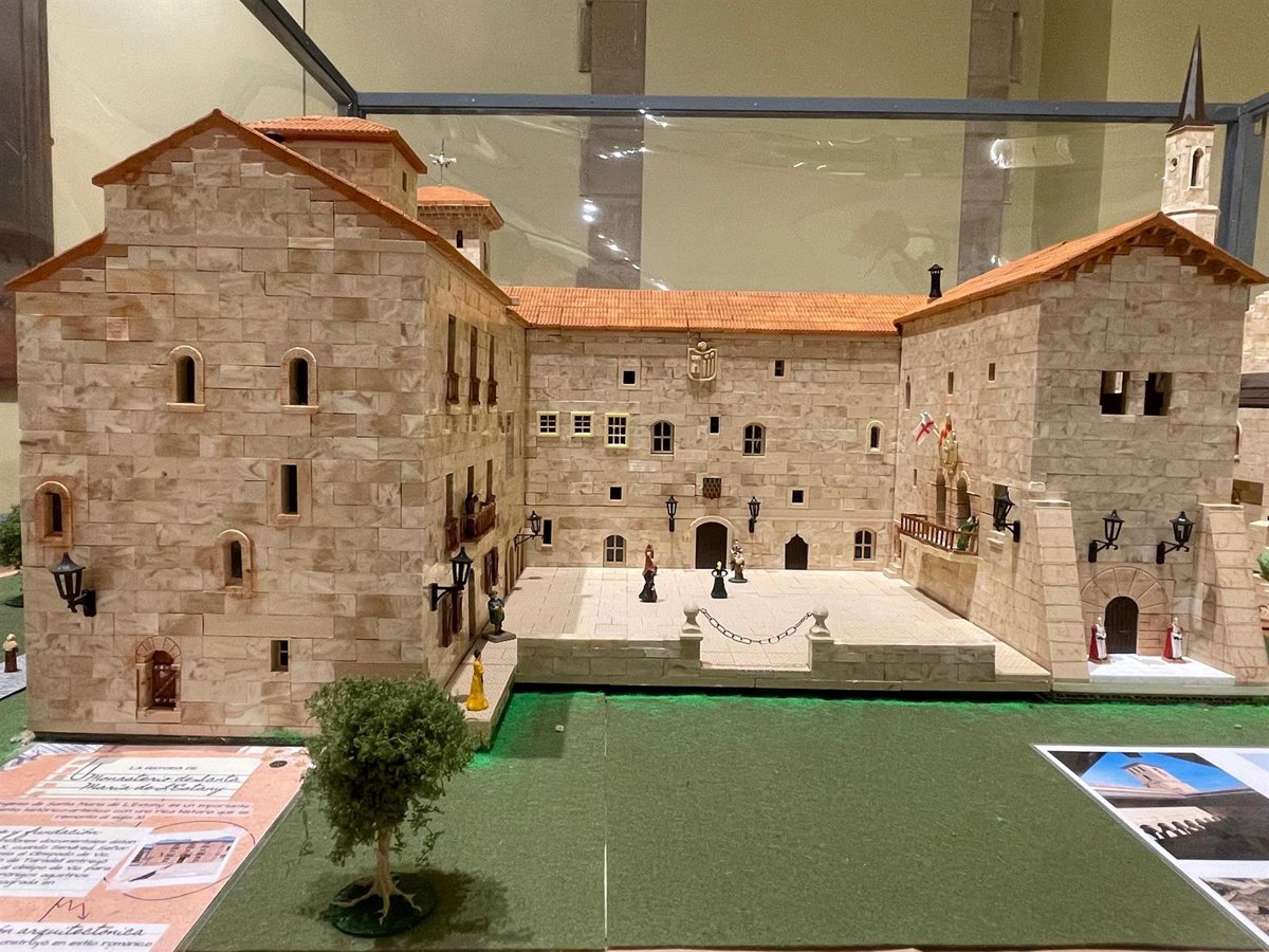 El Convento de San Francisco de Santo Domingo acoge una exposición de  Exin Castillos 