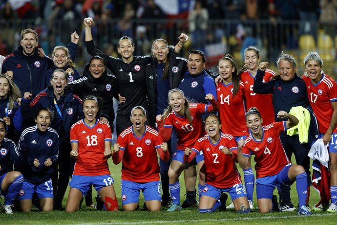 Archivo - VINA DEL MAR, CHILE-OCT31: El equipo de Chile celebra al final del partido de Semifinal del futbol femenino de los XIX juegos Panamericanos Santiago 2023 realizado en el estadio Sausalito el 31 de Octubre 2023 en Vina del Mar, Chile./ Chile’s te