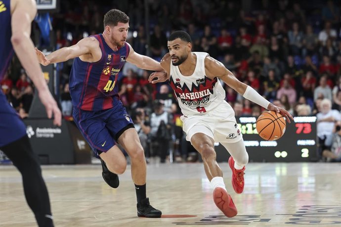 Timothe Luwawu-Cabarrot of Baskonia and Joel Parra of FC Barcelona in action during the Spanish League, Liga ACB Endesa, basketball match played between FC Barcelona and Baskonia at Palau Blaugrana on November 16, 2025 in Barcelona, Spain.