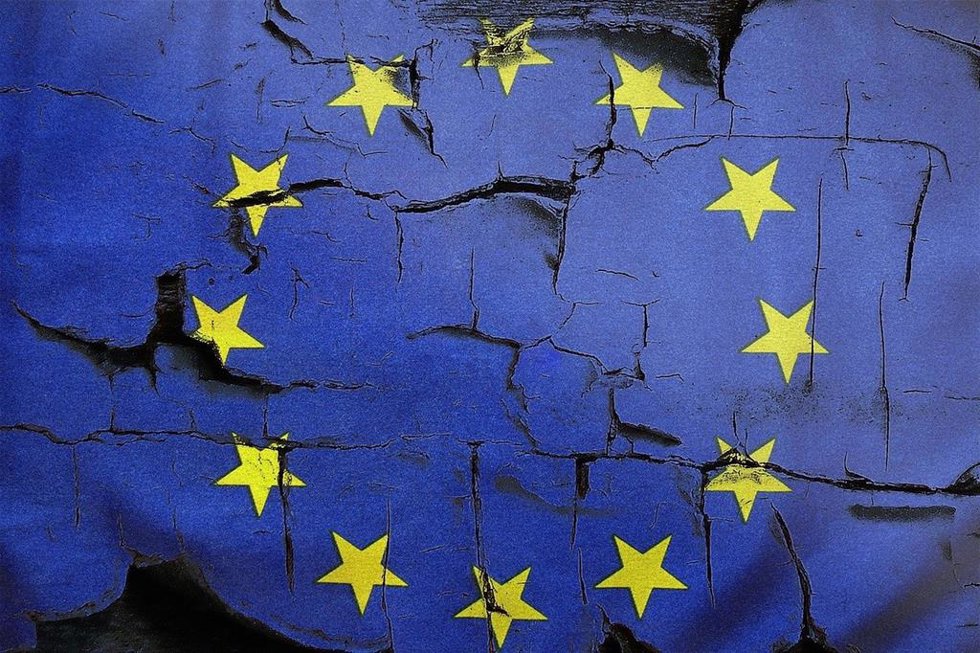 Archivo - Bandera de la UE.