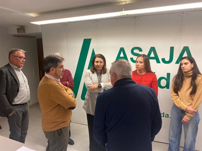 Archivo - La coordinadora de Agricultura del PP y eurodiputada, Carmen Crespo, durante su visita a Lleida por la crisis de la peste porcina africana