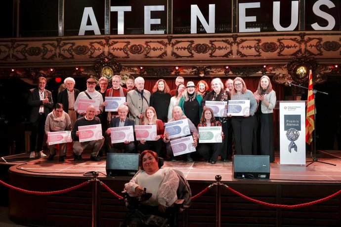 Los galardonados en la 36 Gala de los Premios Ateneus celebrada este martes en La Paloma de Barcelona