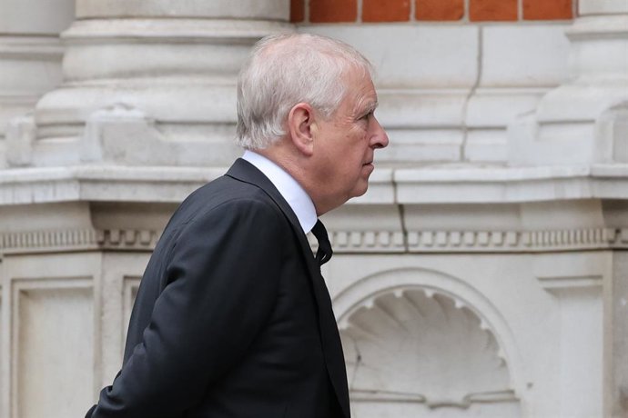 Archivo - Arquivo - 16 de setembro de 2025, Londres, Reino Unido: O Príncipe Andrew, Duque de York, chega para a missa de réquiem da Duquesa de Kent, na Catedral de Westminster. A missa de réquiem é realizada de acordo com seus desejos e sua fé católica. 