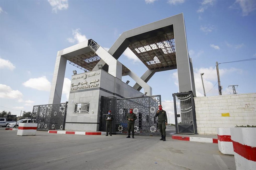 Archivo - Imagen de archivo del paso fronterizo de Rafá, entre Gaza y Egipto.