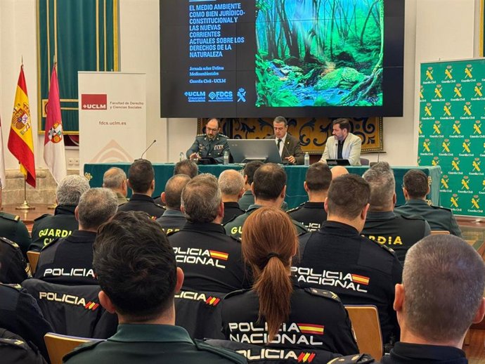 Jornada Delitos Medioambientales organizada por el Servicio de Protección de la Naturaleza de la Guardia Civil (Seprona), en el Paraninfo Rectorado UCLM.